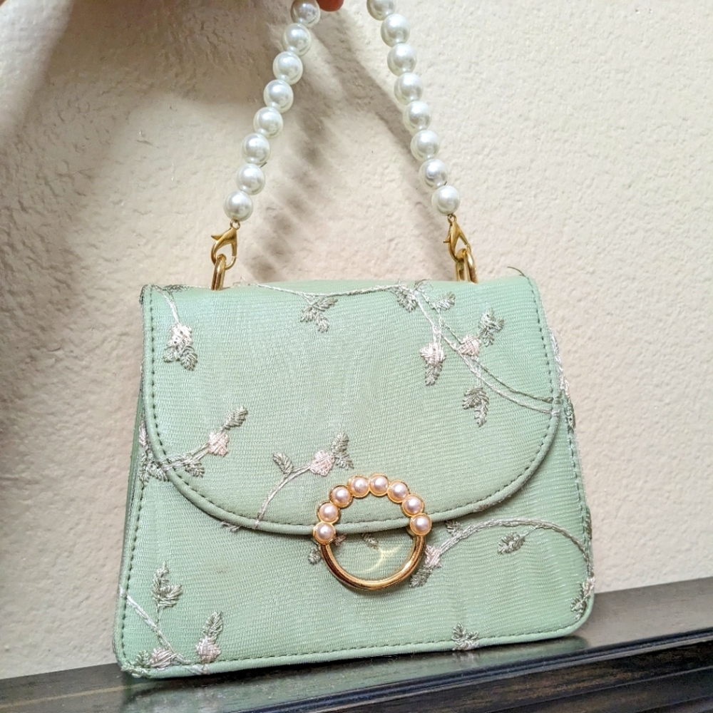 Purse.
